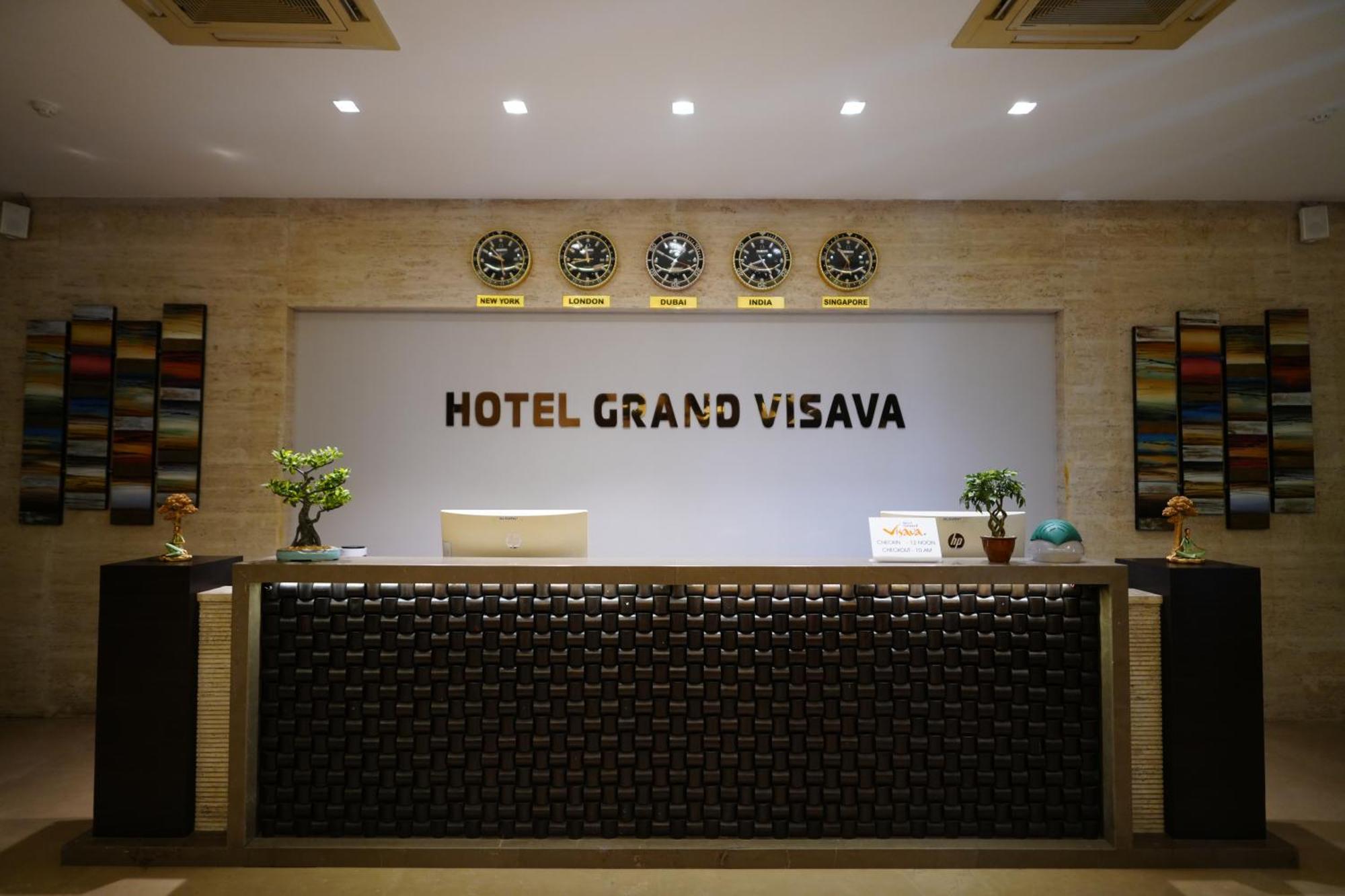 Hotel Grand Visava Lonavala Exteriör bild