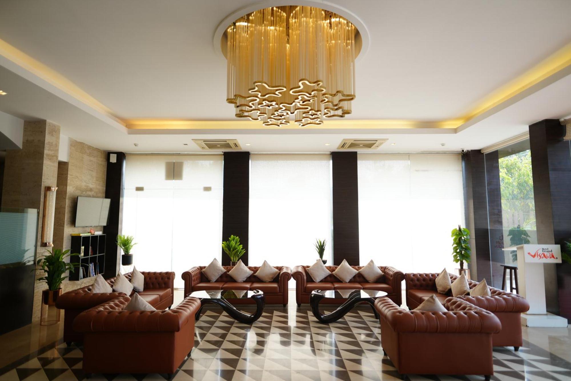 Hotel Grand Visava Lonavala Exteriör bild