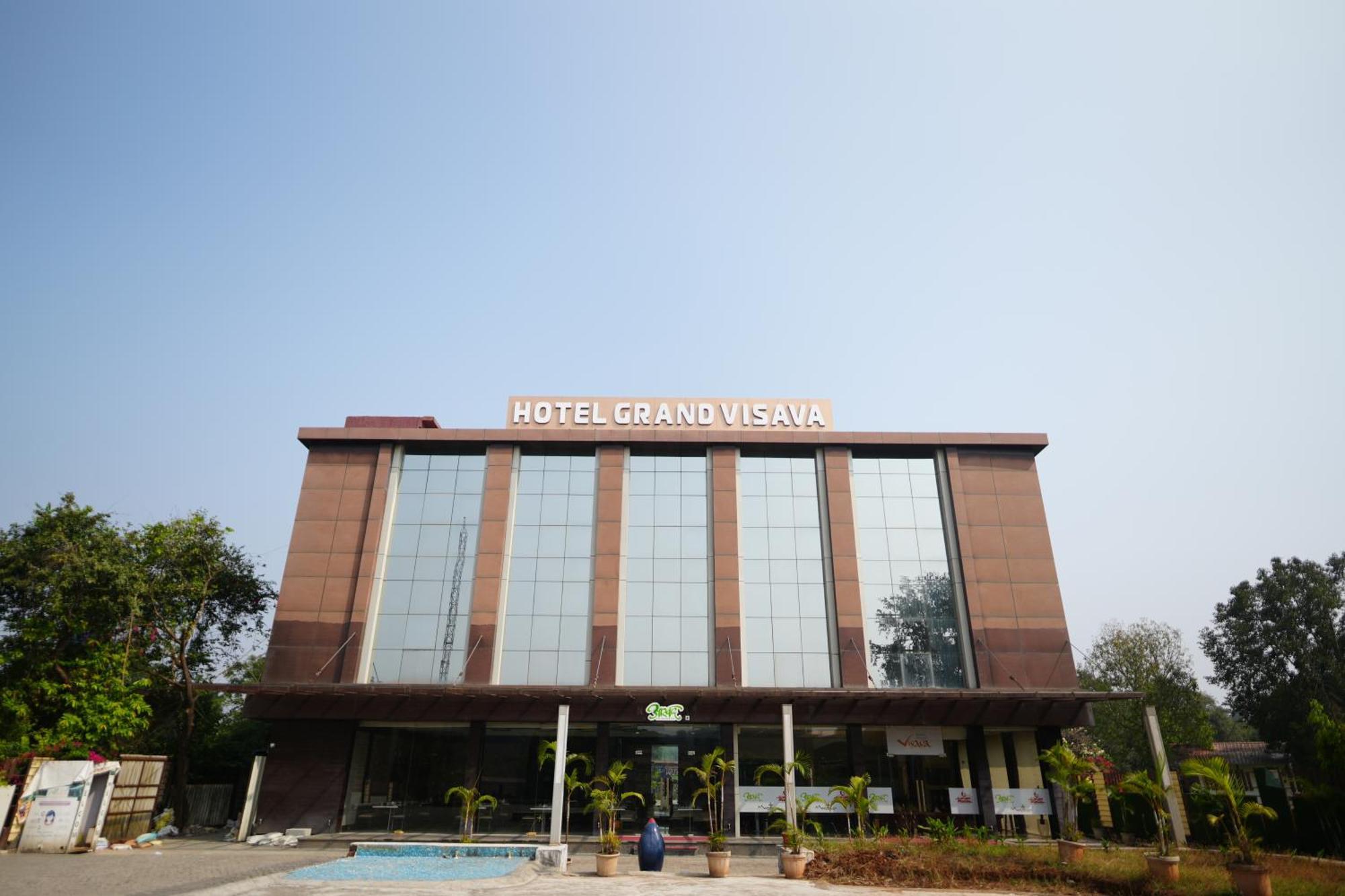 Hotel Grand Visava Lonavala Exteriör bild