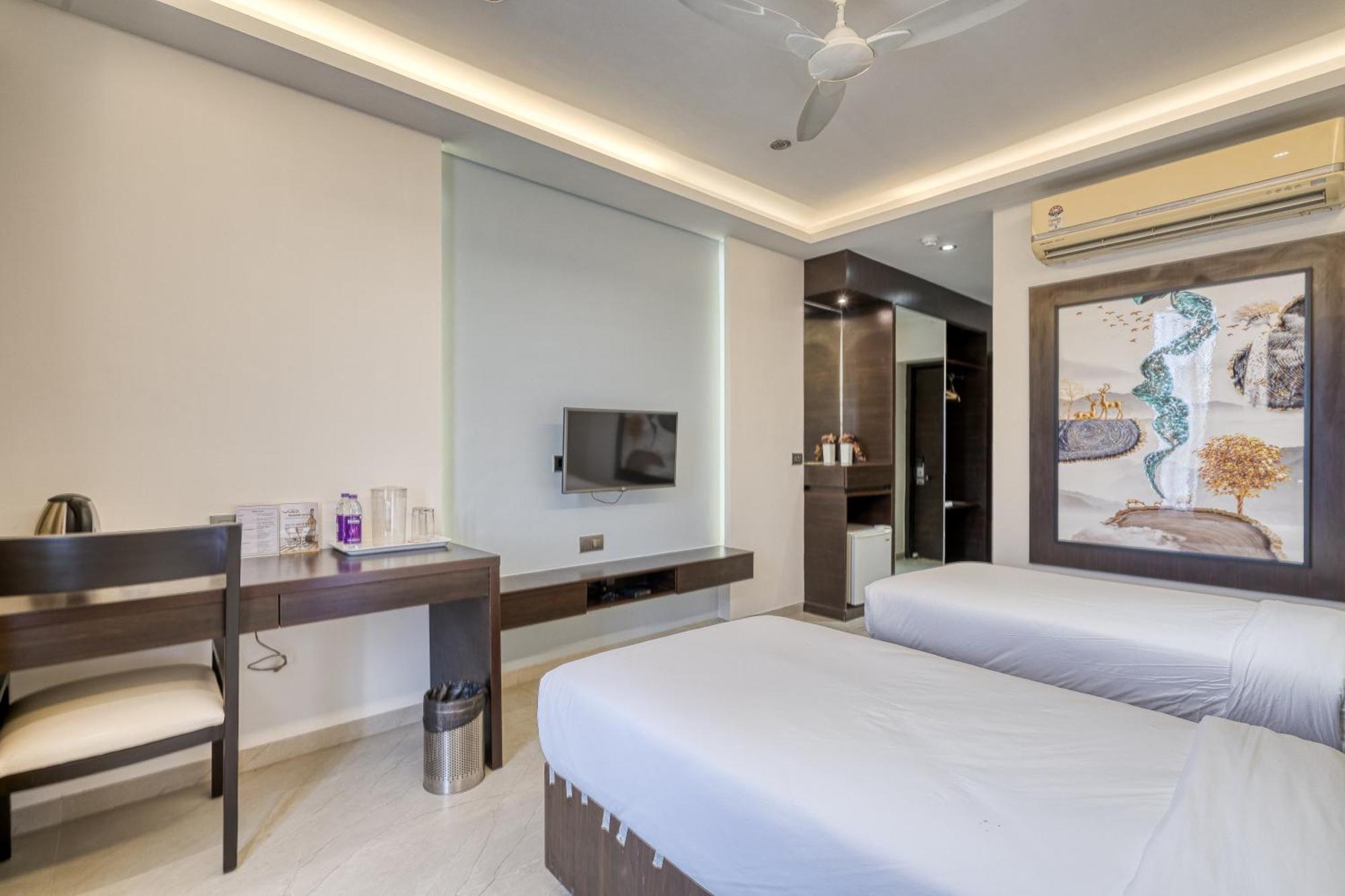 Hotel Grand Visava Lonavala Exteriör bild
