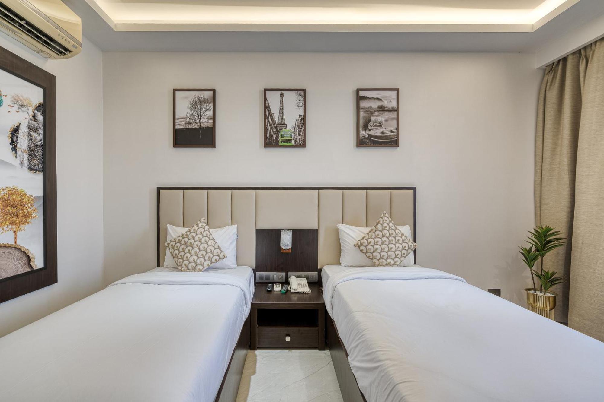 Hotel Grand Visava Lonavala Exteriör bild