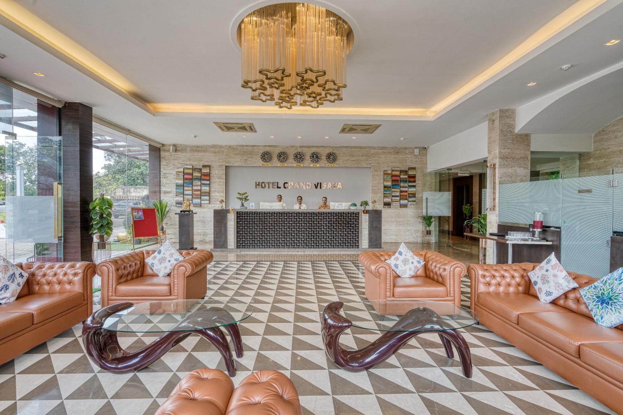 Hotel Grand Visava Lonavala Exteriör bild