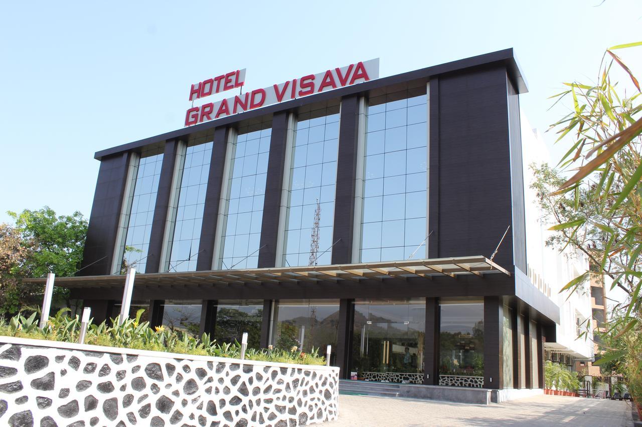 Hotel Grand Visava Lonavala Exteriör bild