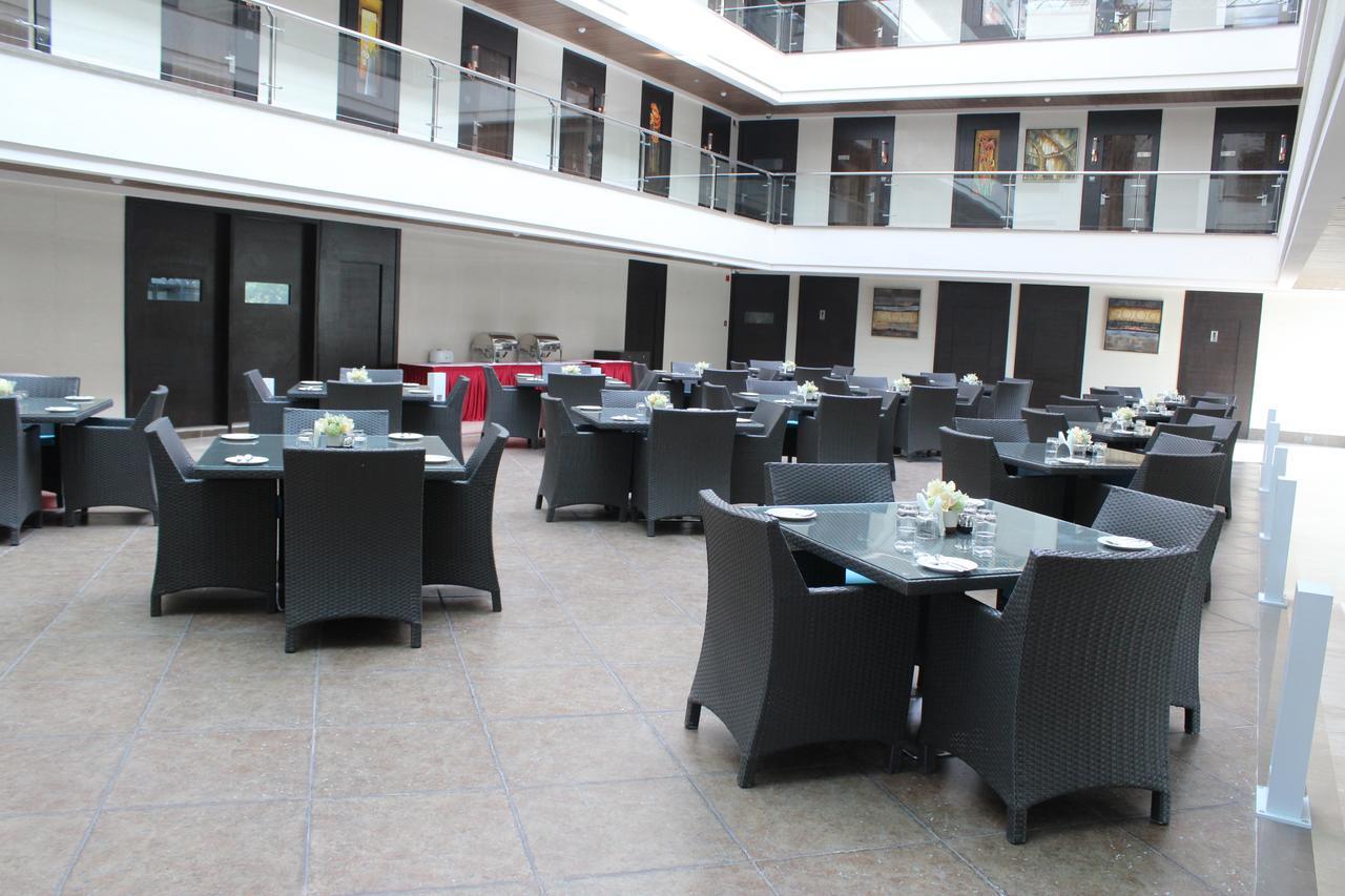 Hotel Grand Visava Lonavala Exteriör bild