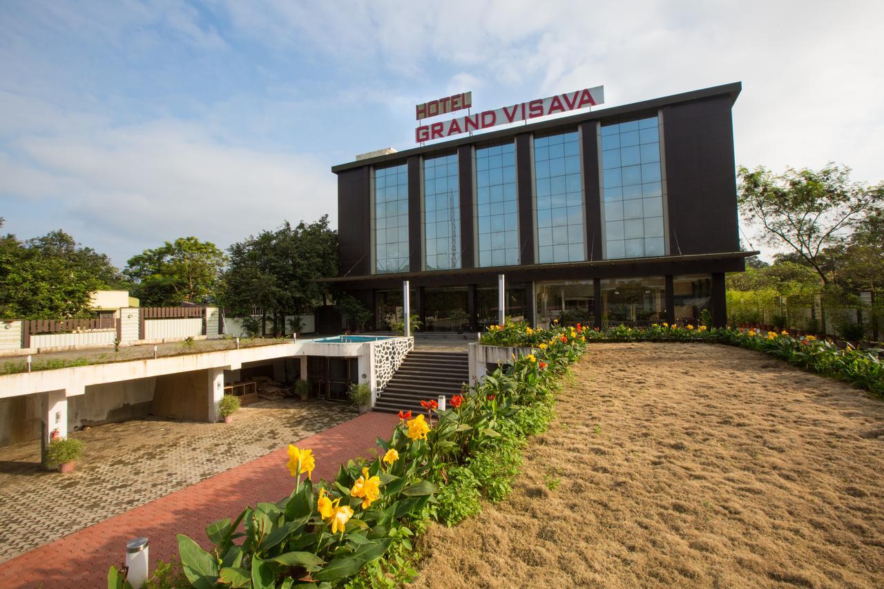 Hotel Grand Visava Lonavala Exteriör bild