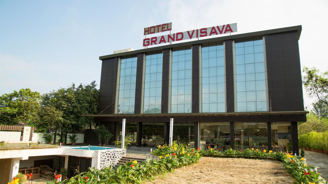 Hotel Grand Visava Lonavala Exteriör bild