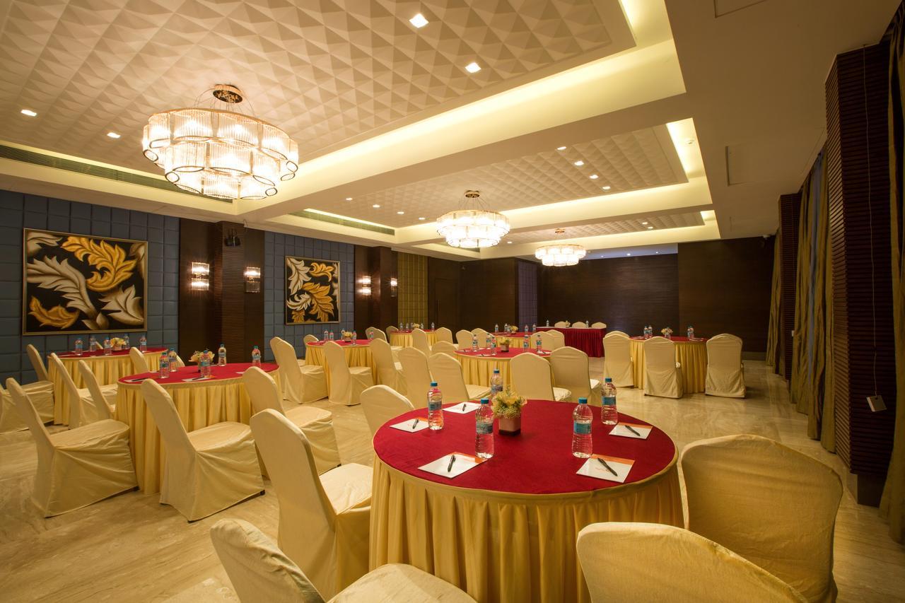 Hotel Grand Visava Lonavala Exteriör bild