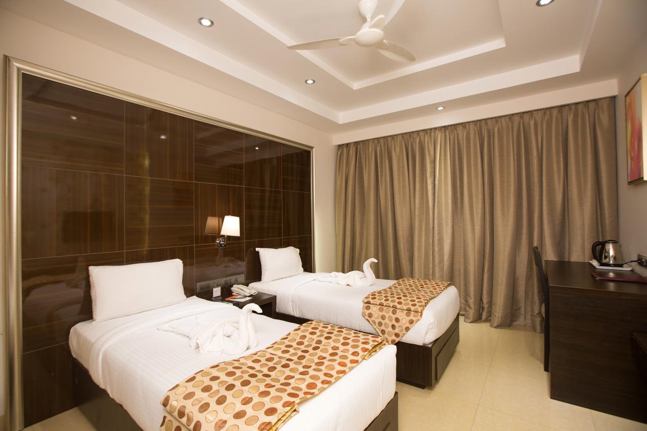 Hotel Grand Visava Lonavala Exteriör bild